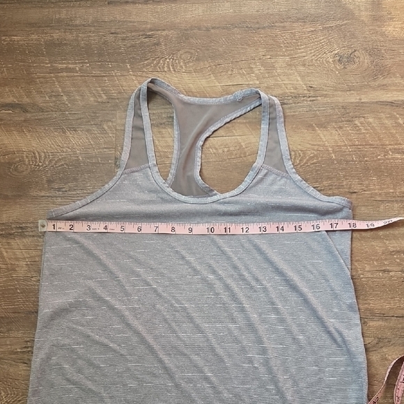 Xersion Quick-dri Sleeveless Relaxed Tank Top With Racerback Women's Size Small - Picture 3 of 7